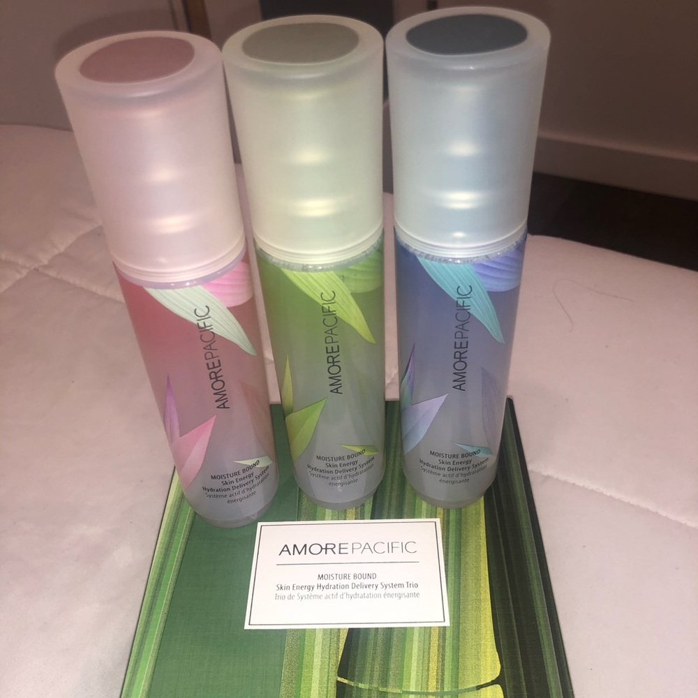 Amore Pacific Moisture Bound Mist Trio